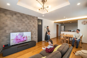 家族それぞれが自由に過ごせる開放的な空間