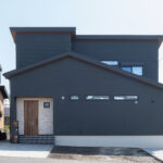 富士産eco断熱で快適＆省エネ、無垢と塗り壁が包む家