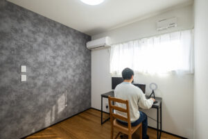 防音仕様で静けさを確保した書斎